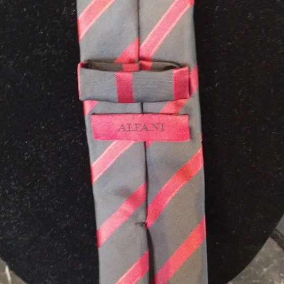 Bundle of Silk Neckties SOLD!!!!!! SOLD - Picture 9 of 9